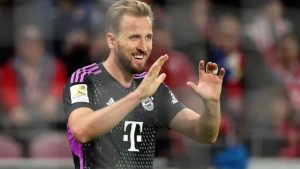 انضمام كين وديفيز لمعسكر بايرن ميونيخ: بداية الاستعدادات للموسم الجديد